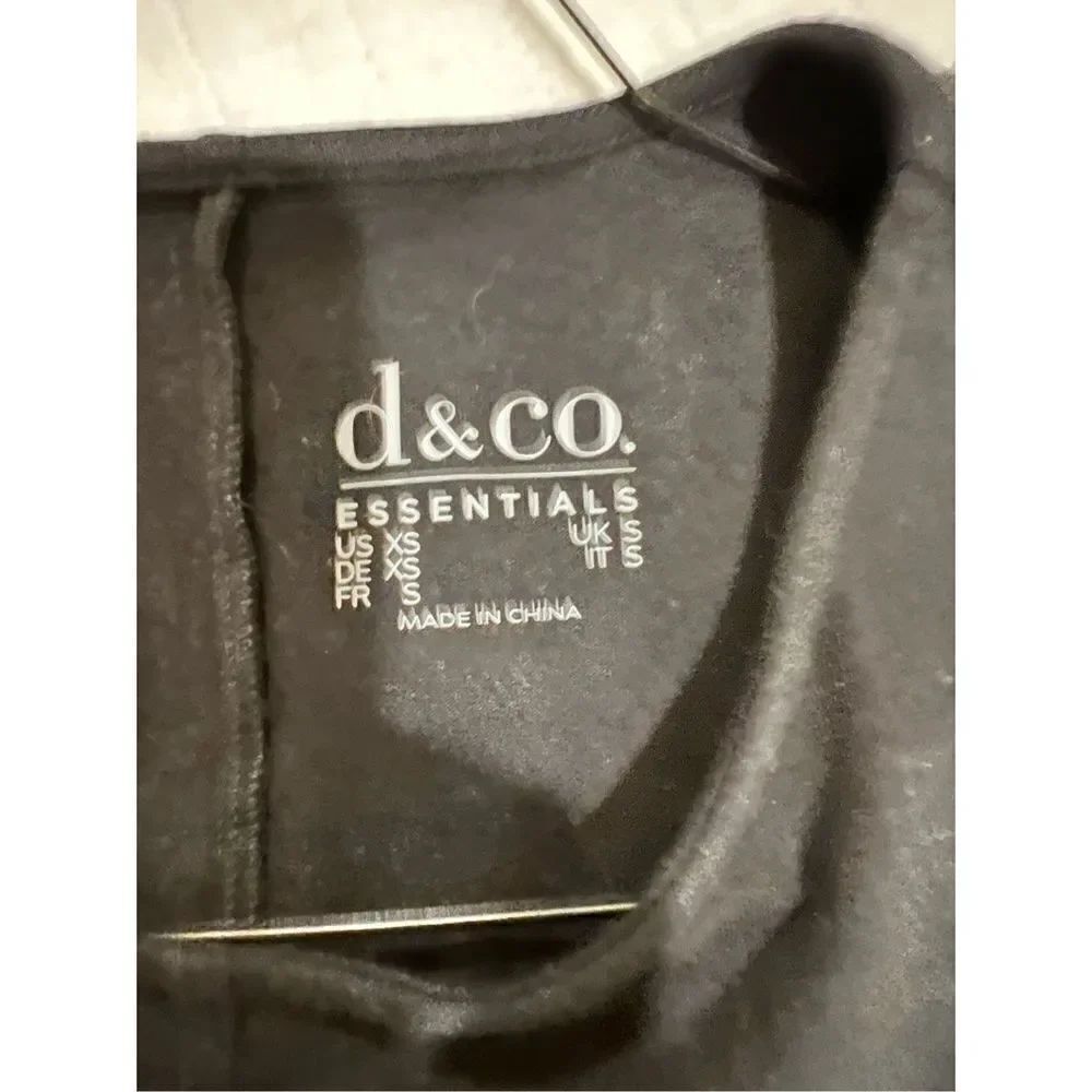 D & Co. Essentials black top tunic - Picture 5 of 8